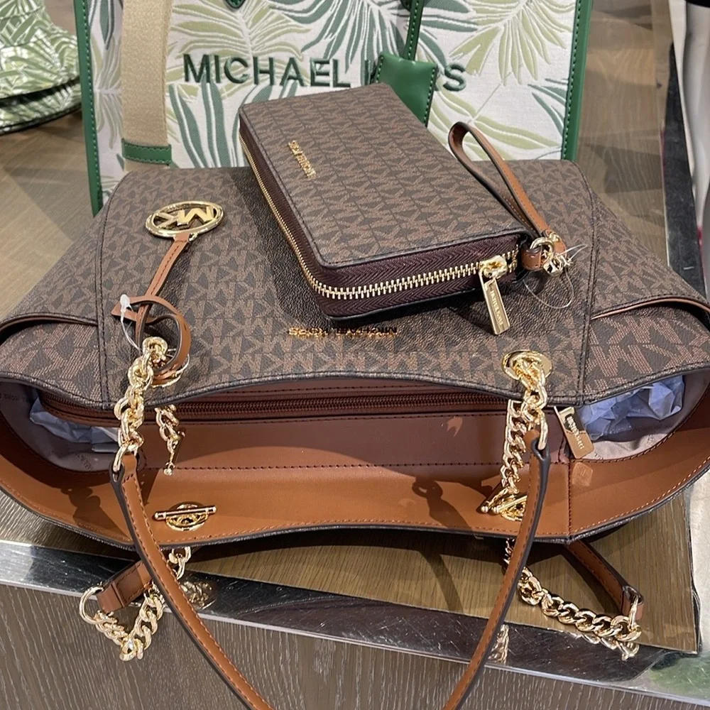 MICHAEL KORS  Jet Set Lg Shoulder Bag & JST Lg Travel CONTINENTAL wallet-wristlt